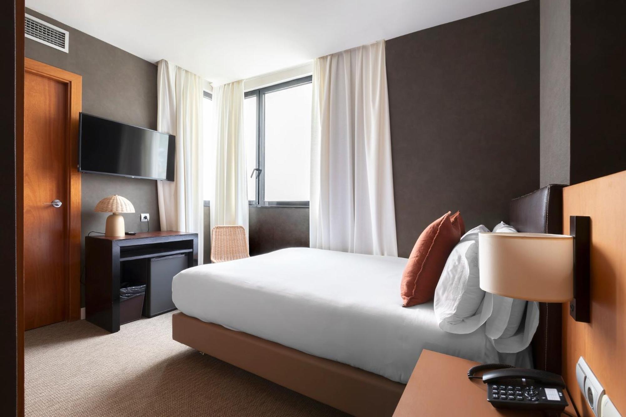 Acta Sant Just Hotell Sant Just Desvern Eksteriør bilde